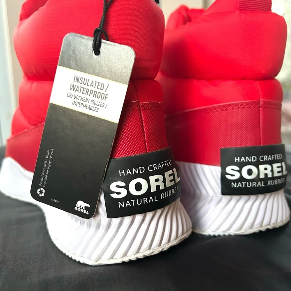 NWT SOREL puffer zip boots! Hit the slopes in style - Picture 4 of 5